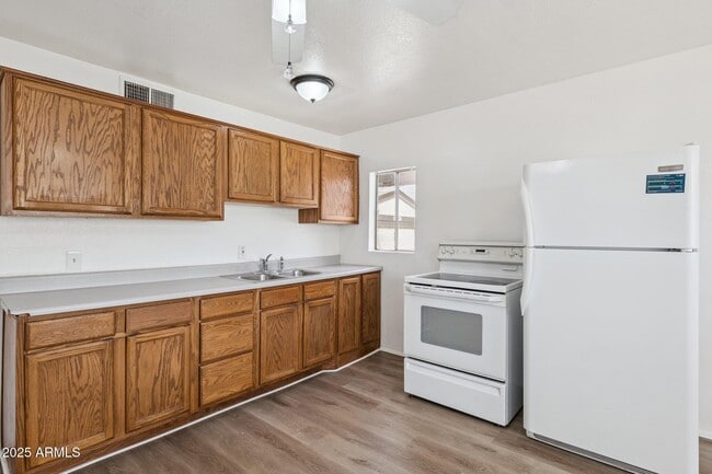 property at 2525 E Willetta St