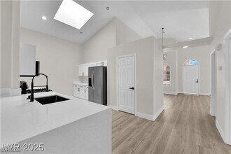 632 Hitchen Post Dr in Henderson, NV - Building Photo - Building Photo