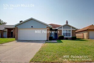 524 Valley Mills Dr in Arlington, TX - Building Photo