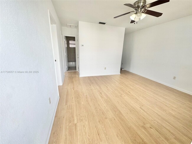 11134 SW 5th St-Unit -11134 in Miami, FL - Building Photo - Building Photo