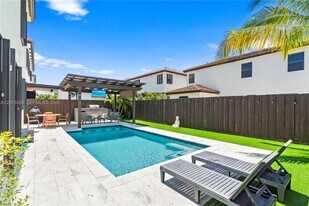 25232 SW 117 Pl in Homestead, FL - Building Photo