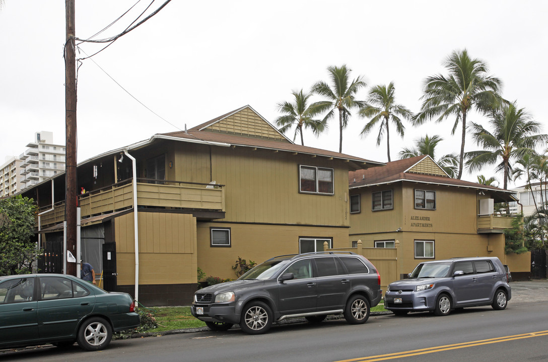 Alexander Apartments in Honolulu, HI - Building Photo