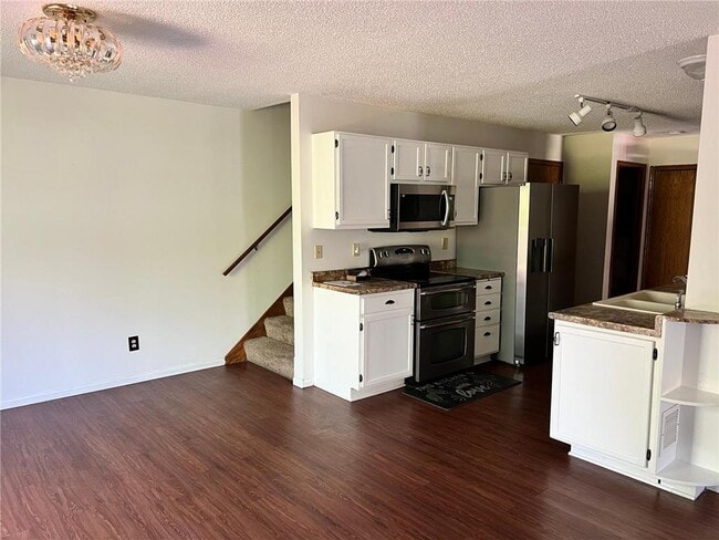 1219 Pecks Woods Dr in New Brighton, MN - Building Photo - Building Photo