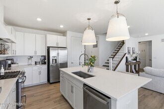 10 Carlisle Ct in Howell, NJ - Building Photo - Building Photo