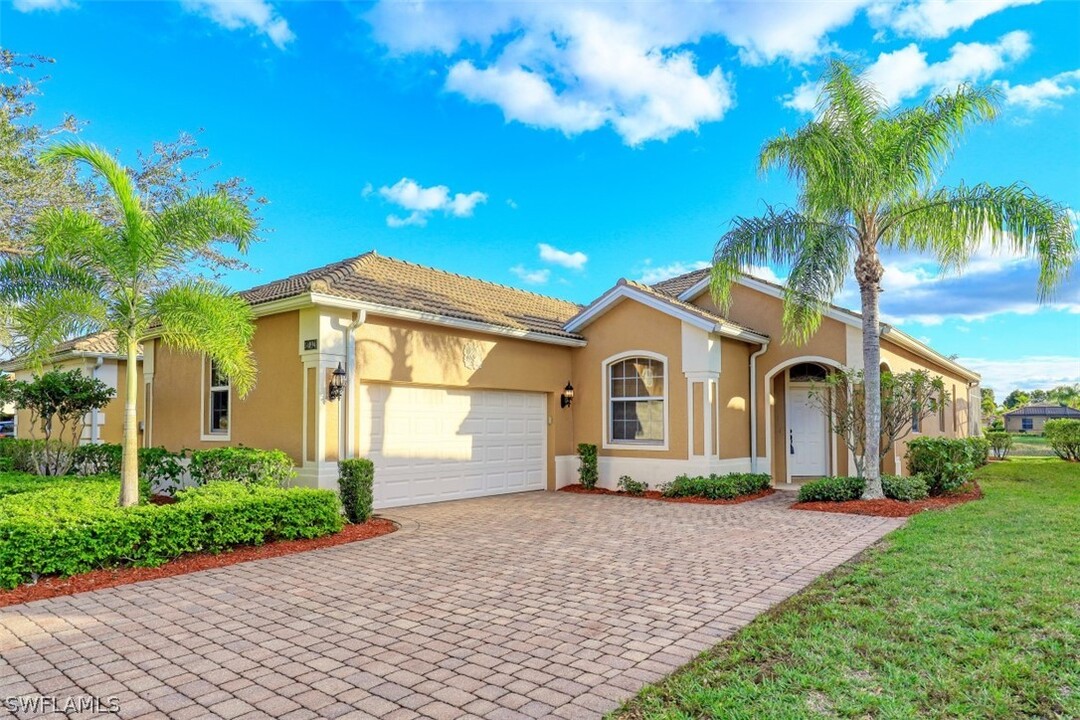 14894 Toscana Way in Naples, FL - Foto de edificio