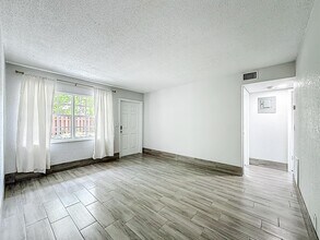 337 Kenilworth Blvd in West Palm Beach, FL - Building Photo - Building Photo