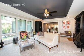 9519 Windsor St in Leawood, KS - Building Photo - Building Photo