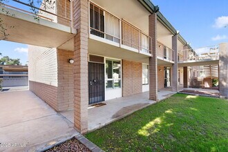 3737 E Turney Ave in Phoenix, AZ - Building Photo - Building Photo