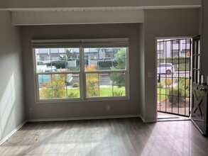 2121 W Palmyra Ave-Unit -B in Orange, CA - Building Photo - Building Photo