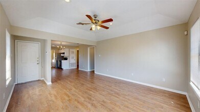 1915 Woodsman Dr in College Station, TX - Building Photo - Building Photo