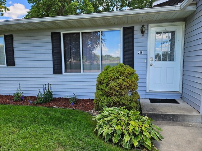216 Union St NE in Chatfield, MN - Building Photo - Building Photo