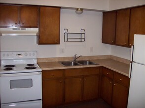 14555 Champaign Rd in Allen Park, MI - Building Photo - Building Photo