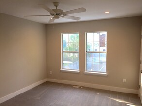 10 Bee St in Charleston, SC - Building Photo - Building Photo