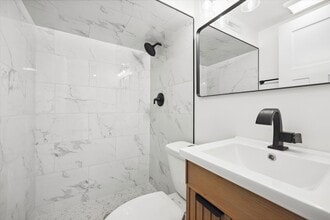 5340 Edsall Rd in Mound, MN - Foto de edificio - Building Photo