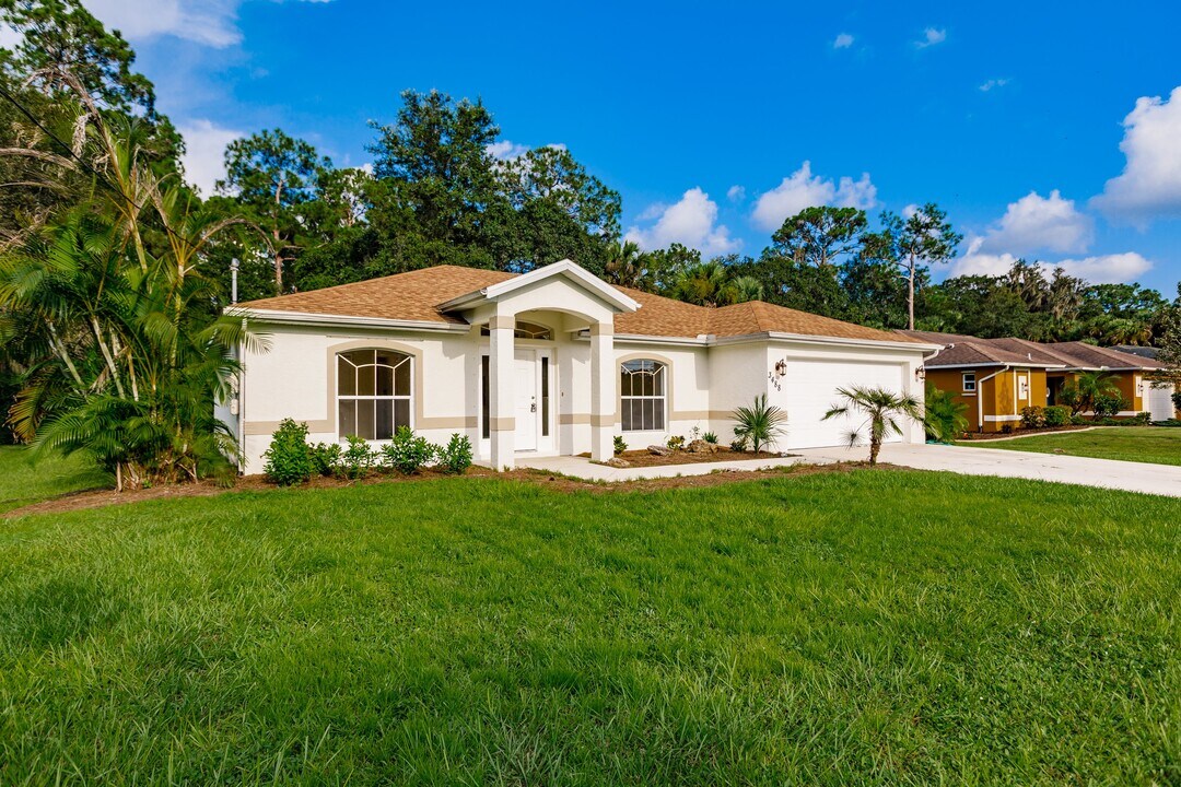 3488 Froude St in North Port, FL - Building Photo