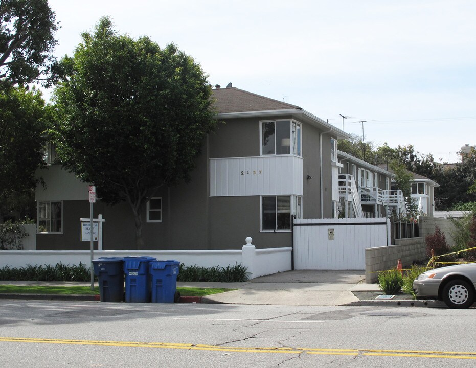 2427 Centinela Ave in Santa Monica, CA - Foto de edificio