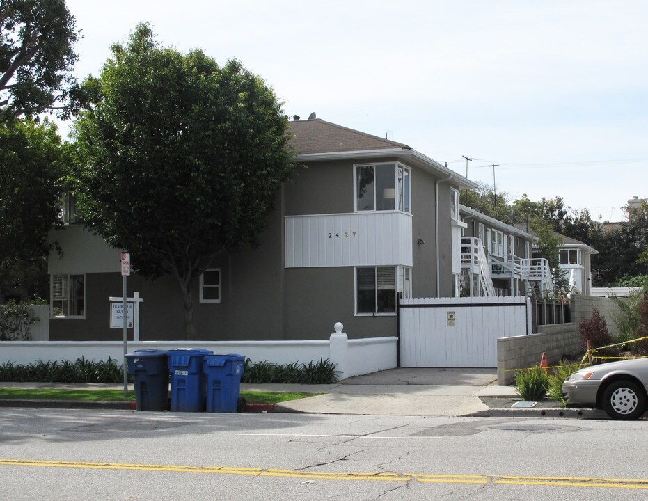 2427 Centinela Ave in Santa Monica, CA - Building Photo