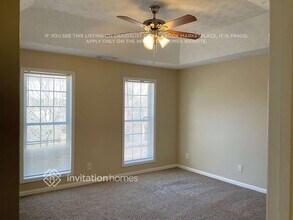 2364 Oakland Spring Dr in Snellville, GA - Foto de edificio - Building Photo