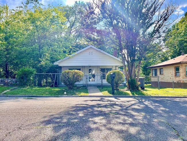 214 Chitwood St in Hot Springs, AR - Building Photo - Building Photo