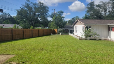 110 Trafford Ave in Orange City, FL - Building Photo - Building Photo