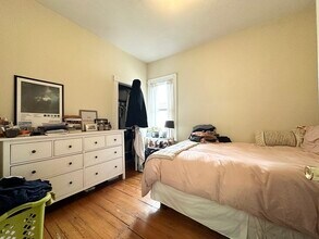 108 Beacon St, Unit 1T in Somerville, MA - Building Photo - Building Photo