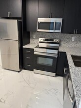 3043 Riverside Dr in Coral Springs, FL - Building Photo - Building Photo