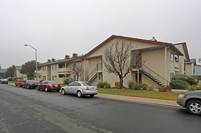 Eskaton Manteca Manor in Manteca, CA - Building Photo - Building Photo