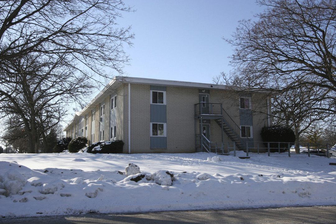 Blackhawk Manor in South Beloit, IL - Foto de edificio