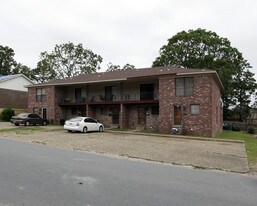 2028 Fendley Dr Apartments