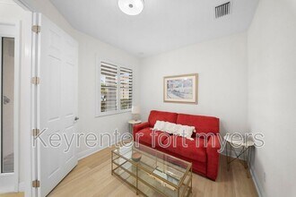 9226 Astonia Way in Ft. Myers, FL - Building Photo - Building Photo