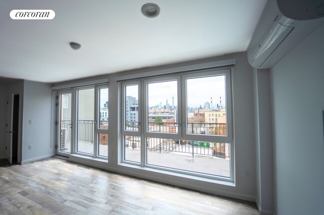 39-04 29th St in Queens, NY - Building Photo - Building Photo