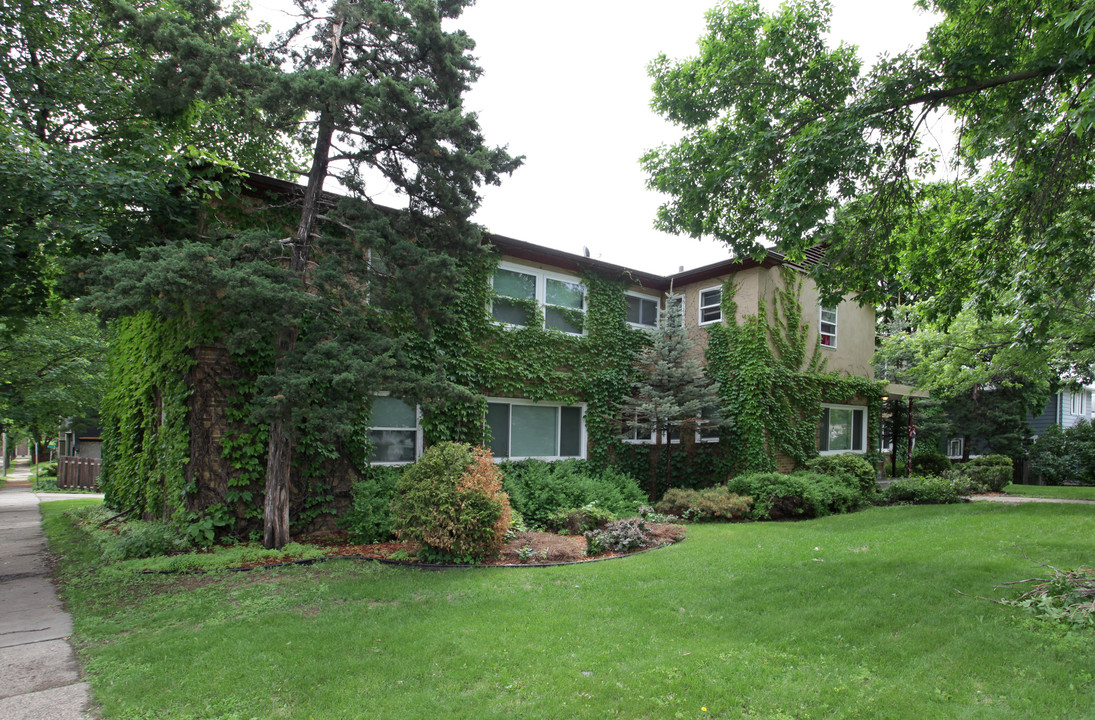 5701 Nicollet in Minneapolis, MN - Foto de edificio