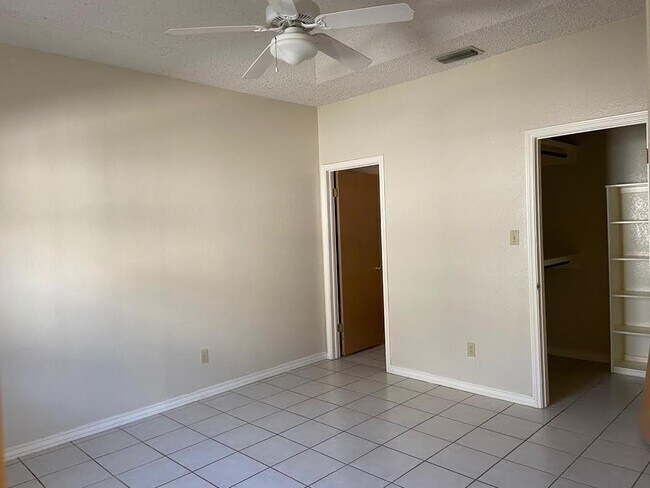 709 Nightingale Ave, Unit D in McAllen, TX - Building Photo - Building Photo
