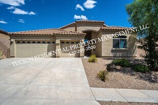 10737 S Miralago Dr in Vail, AZ - Building Photo