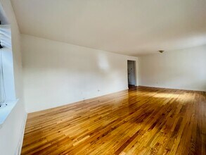 155 Union Ave, Unit F in Rutherford, NJ - Building Photo - Building Photo