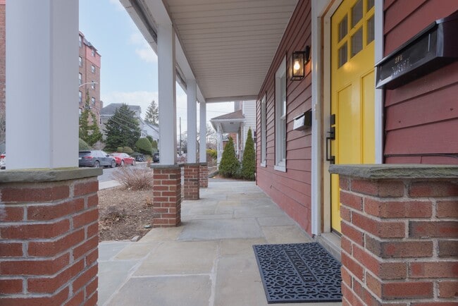 11 Oak Ave in Tuckahoe, NY - Building Photo - Building Photo