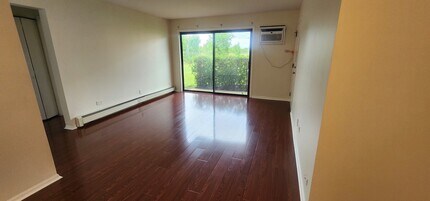 9290 Hamilton Ct in Des Plaines, IL - Building Photo - Building Photo