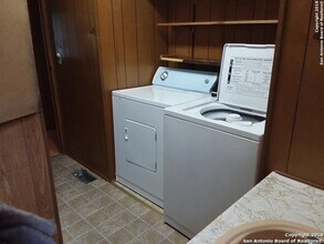 8454 Braewick Dr in San Antonio, TX - Building Photo - Building Photo