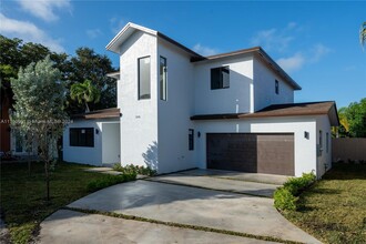 11130 SW 143rd Pl in Miami, FL - Building Photo - Building Photo