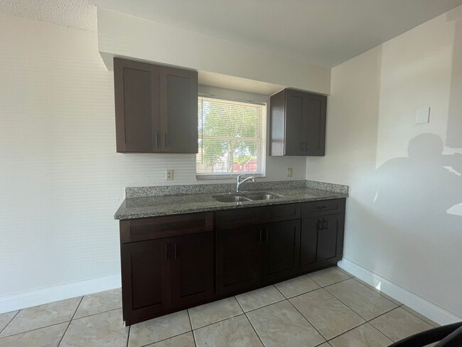 3519 Benito Juarez Cir in Apopka, FL - Foto de edificio - Building Photo