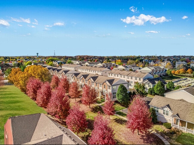 202 Neubauer Circle in Lindenhurst, IL - Building Photo - Building Photo