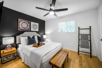 3806 Southridge Dr in Austin, TX - Foto de edificio - Building Photo