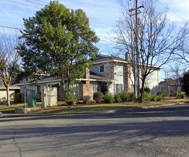 4110 34th Ave in Sacramento, CA - Foto de edificio - Building Photo