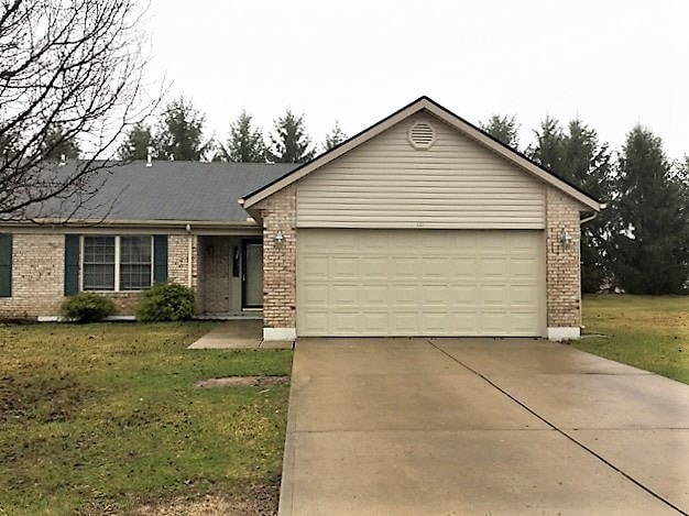 132 Warner Dr in Englewood, OH - Building Photo