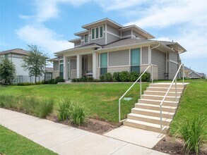 8112 Talferd Trl in Austin, TX - Foto de edificio - Building Photo