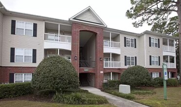 1500 Cadfel Ct, Unit 201 in Wilmington, NC - Building Photo - Building Photo