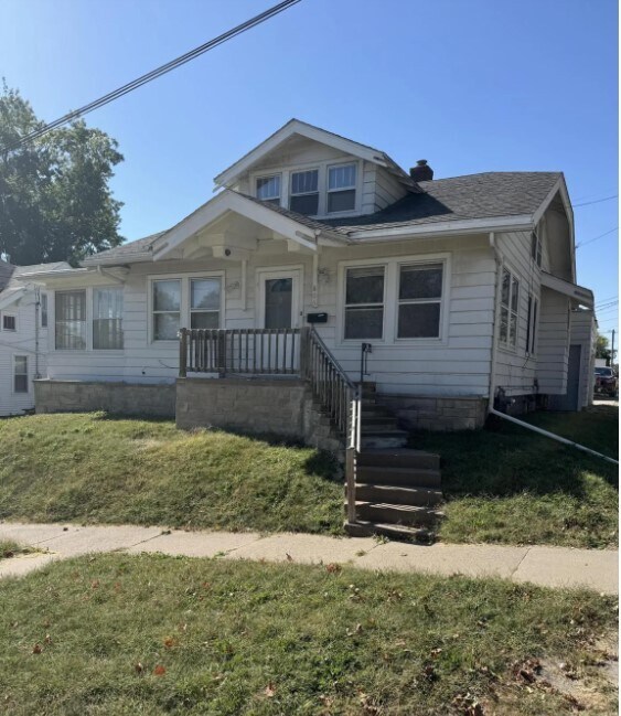 806 Oak St in Muscatine, IA - Building Photo