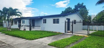 2240 NW 18th St in Miami, FL - Building Photo