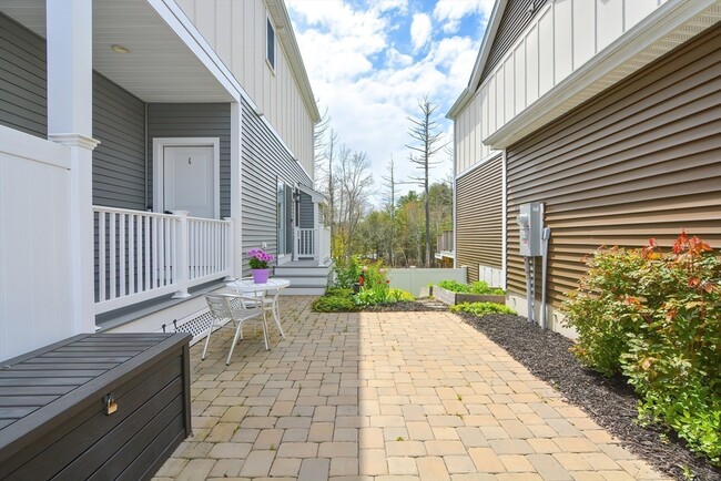 18 Cleary Cir in Norfolk, MA - Building Photo - Building Photo