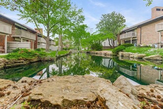 Villa Medici Apartments in Overland Park, KS - Building Photo - Building Photo